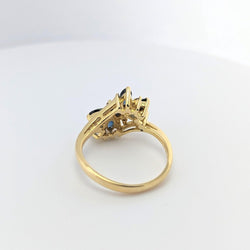 Bague motifs floraux en or jaune diamants et saphirs - Castafiore