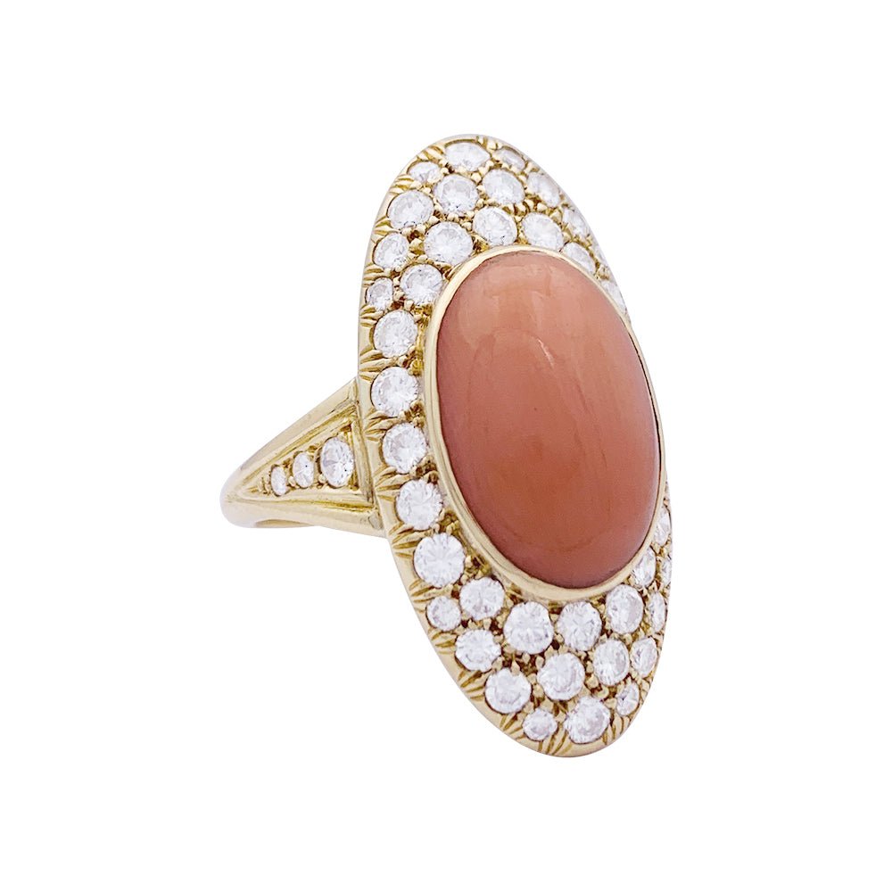 Bague Navette en or jaune, corail et diamants - Castafiore