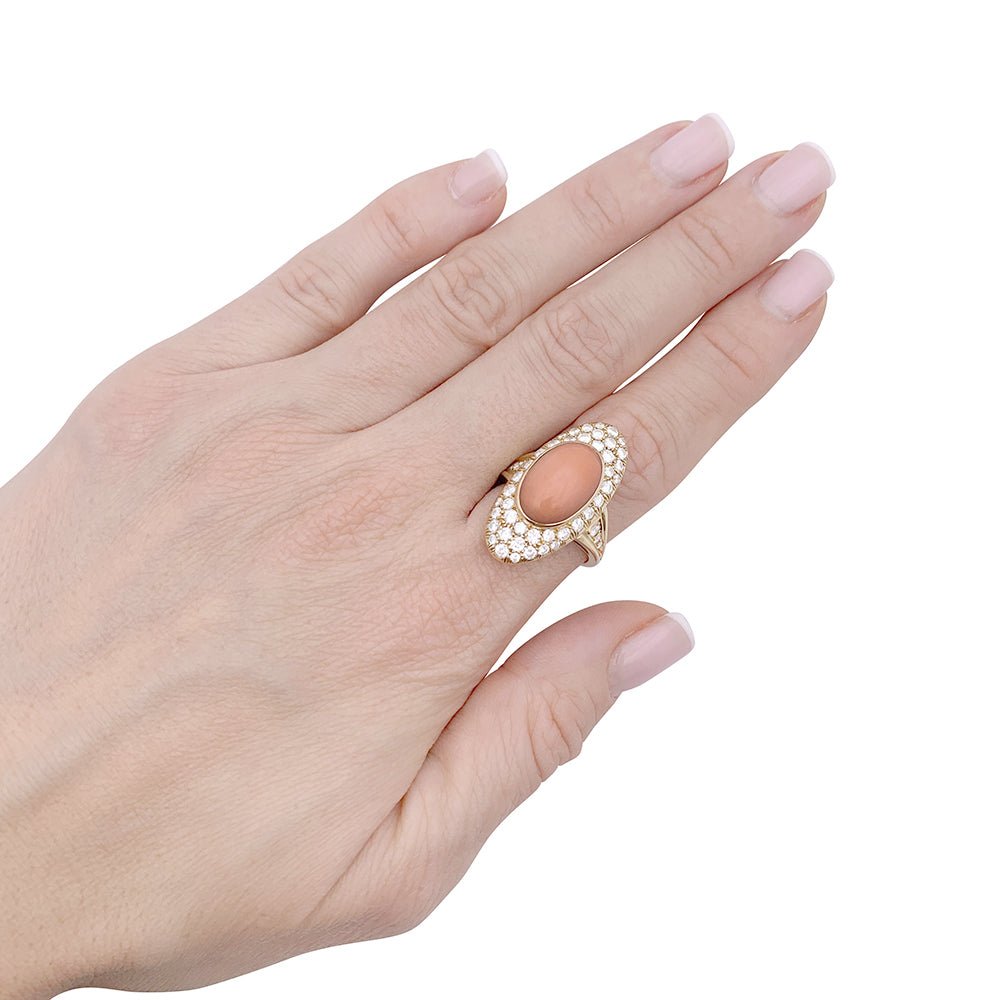 Bague Navette en or jaune, corail et diamants - Castafiore