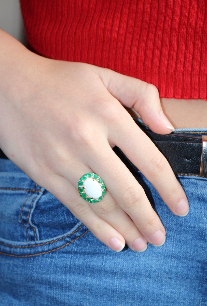 Bague Opale Blanche Et émeraudes - Castafiore