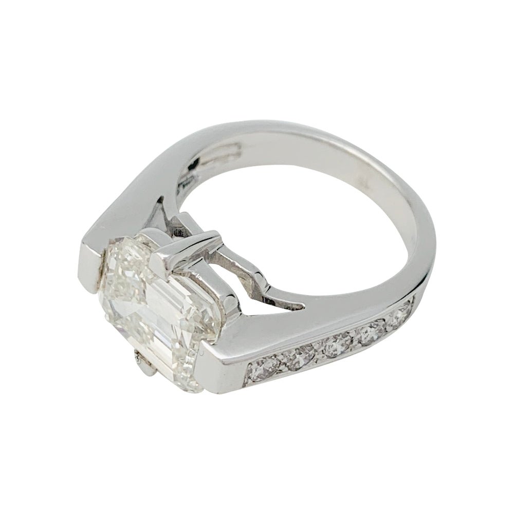 Bague or blanc, diamant taille émeraude 4 cts - Castafiore