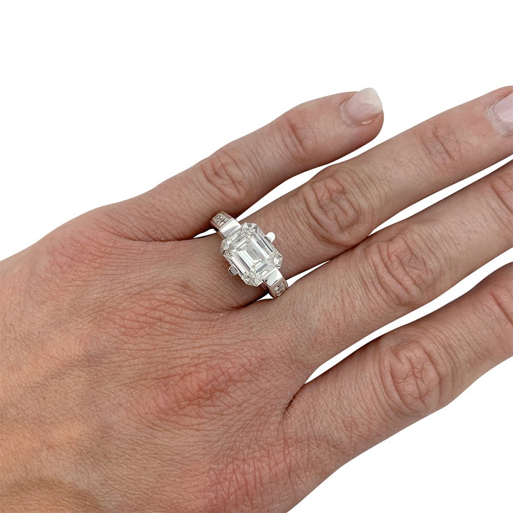Bague or blanc, diamant taille émeraude 4 cts - Castafiore