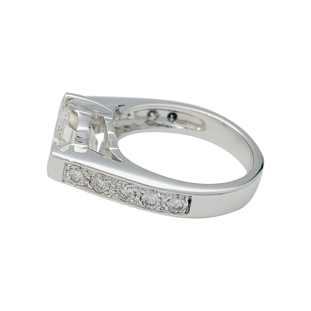 Bague or blanc, diamant taille émeraude 4 cts - Castafiore