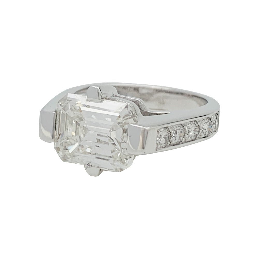 Bague or blanc, diamant taille émeraude 4 cts - Castafiore