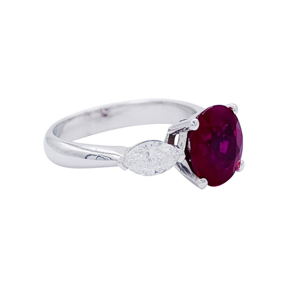 Bague or blanc, rubis et diamants - Castafiore