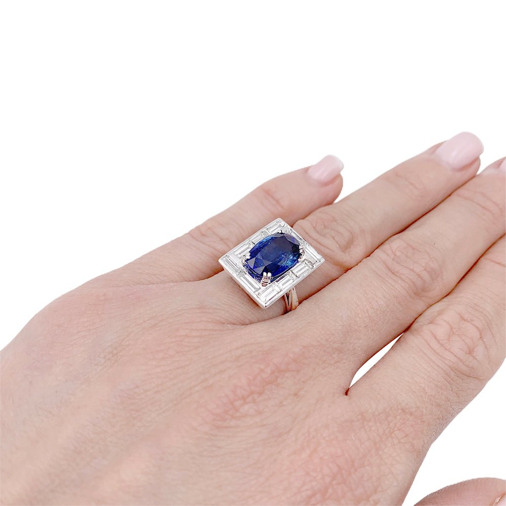 Bague or blanc, saphir 3,84 cts et diamants baguettes - Castafiore