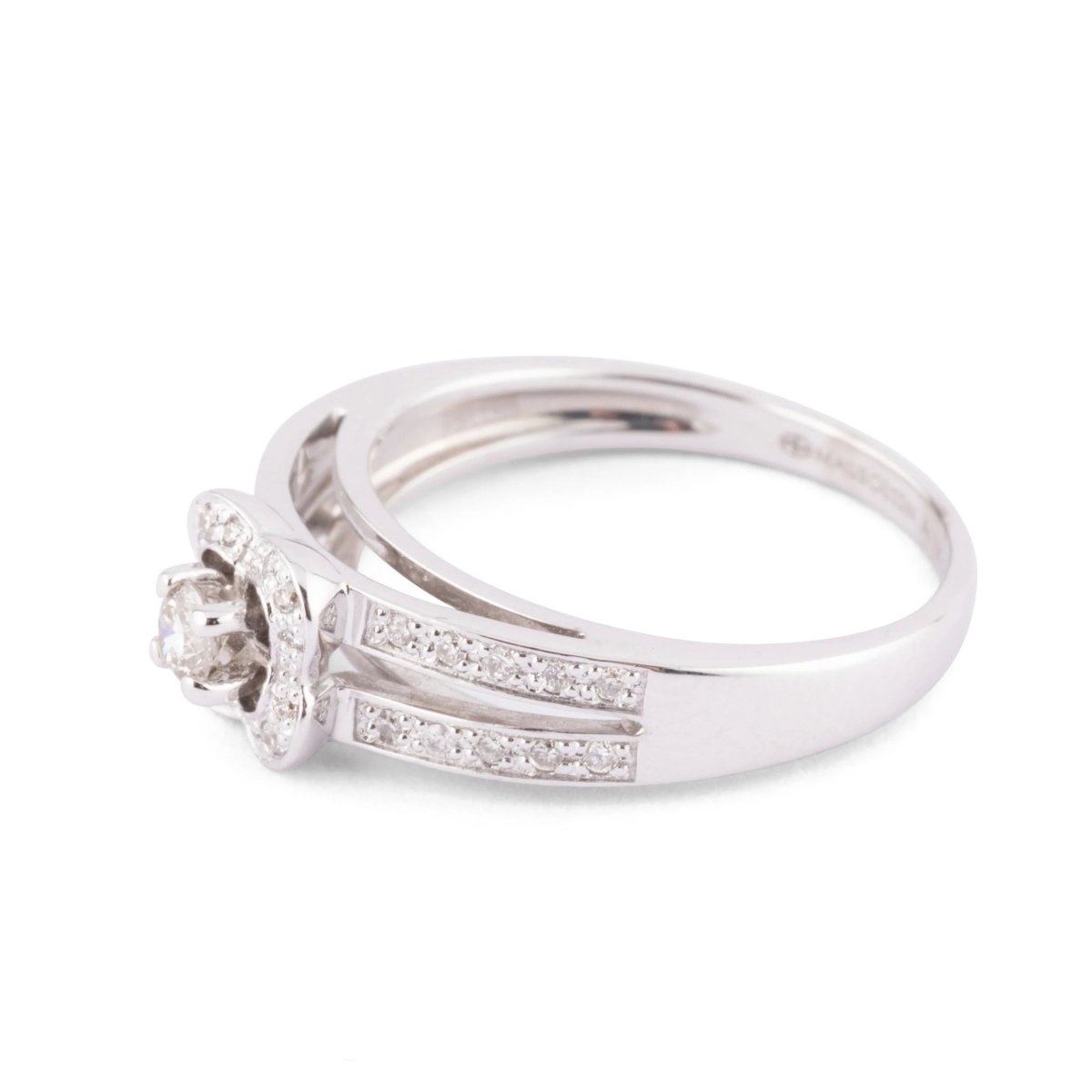 Bague or gris et diamant de la maison Mauboussin - Castafiore