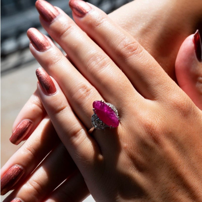 Bague or gris rubis diamants - Castafiore