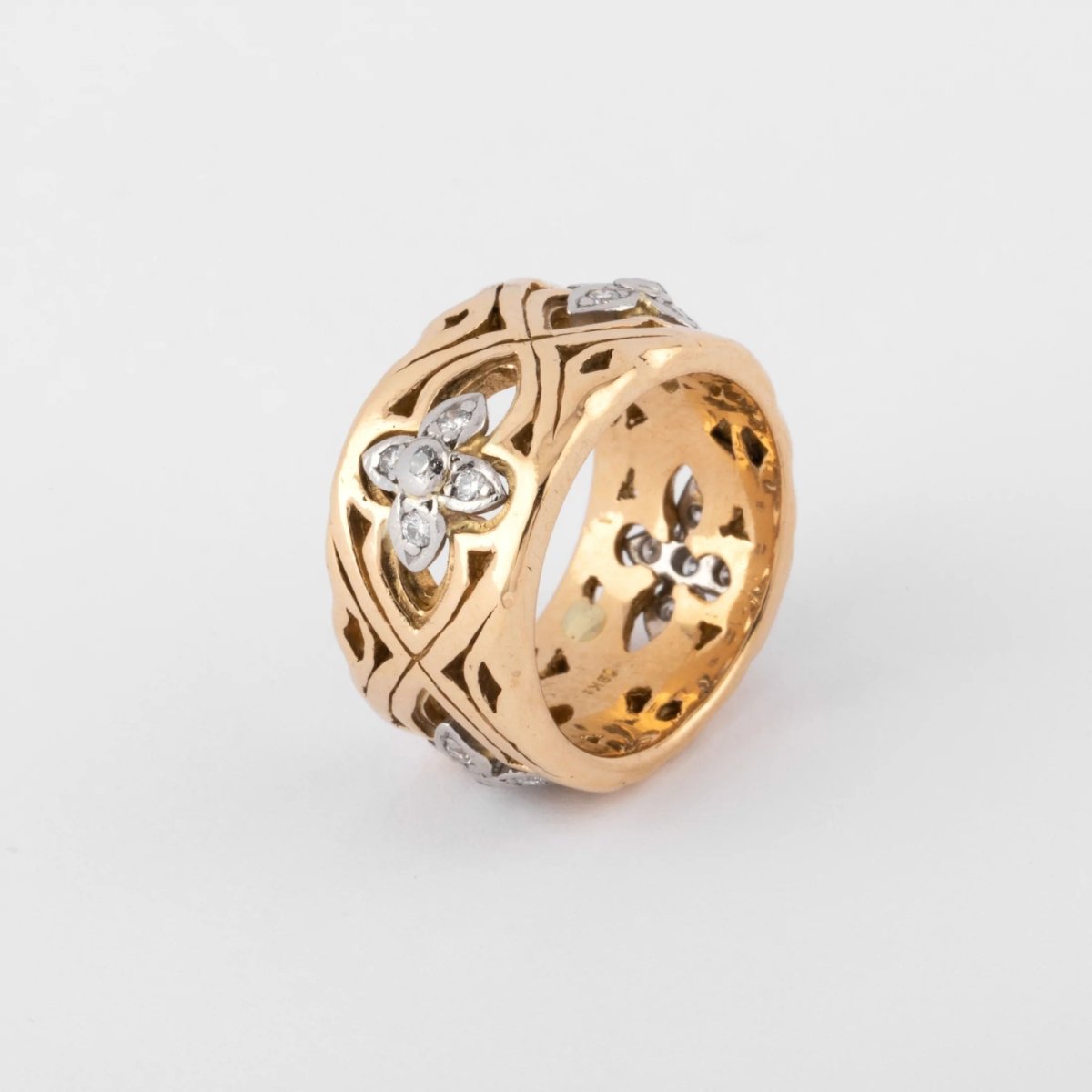 Bague or jaune ciselé alterné de motifs fleurs - Castafiore