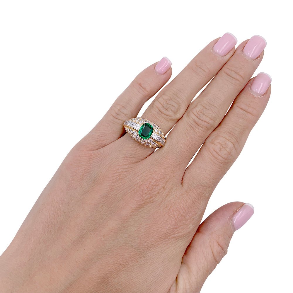 Bague or jaune, émeraude et pavage diamants - Castafiore