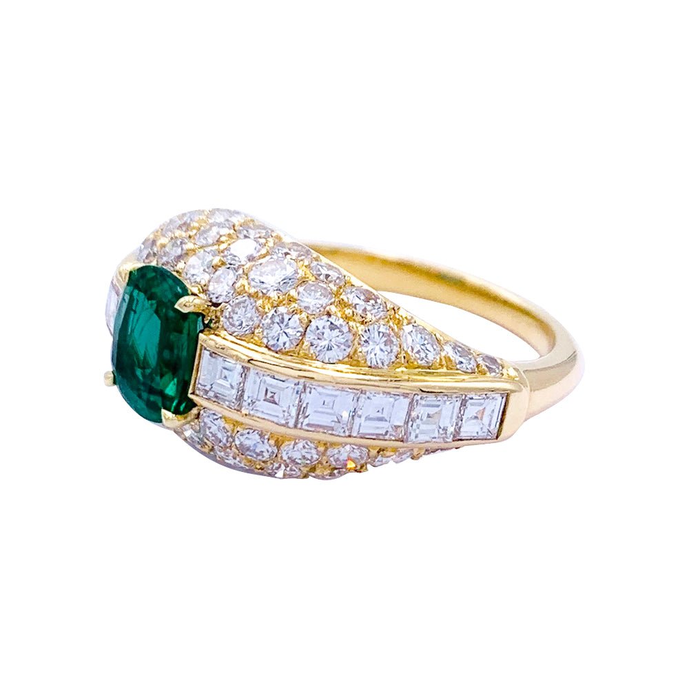 Bague or jaune, émeraude et pavage diamants - Castafiore