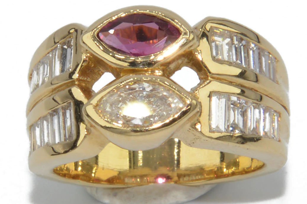 Bague or jaune en toi et moi rubis et diamant - Castafiore