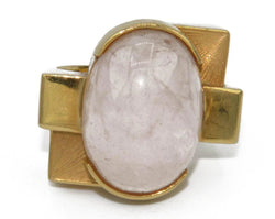 Bague or jaune géométrique ornée d'un quartz rose - Castafiore