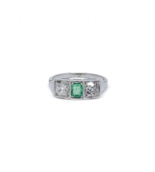 Bague - Or. Platine. Diamants Et Emeraude - Castafiore