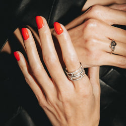 Bague Pavée DINH VAN "Maillon" en or blanc et diamants - Castafiore