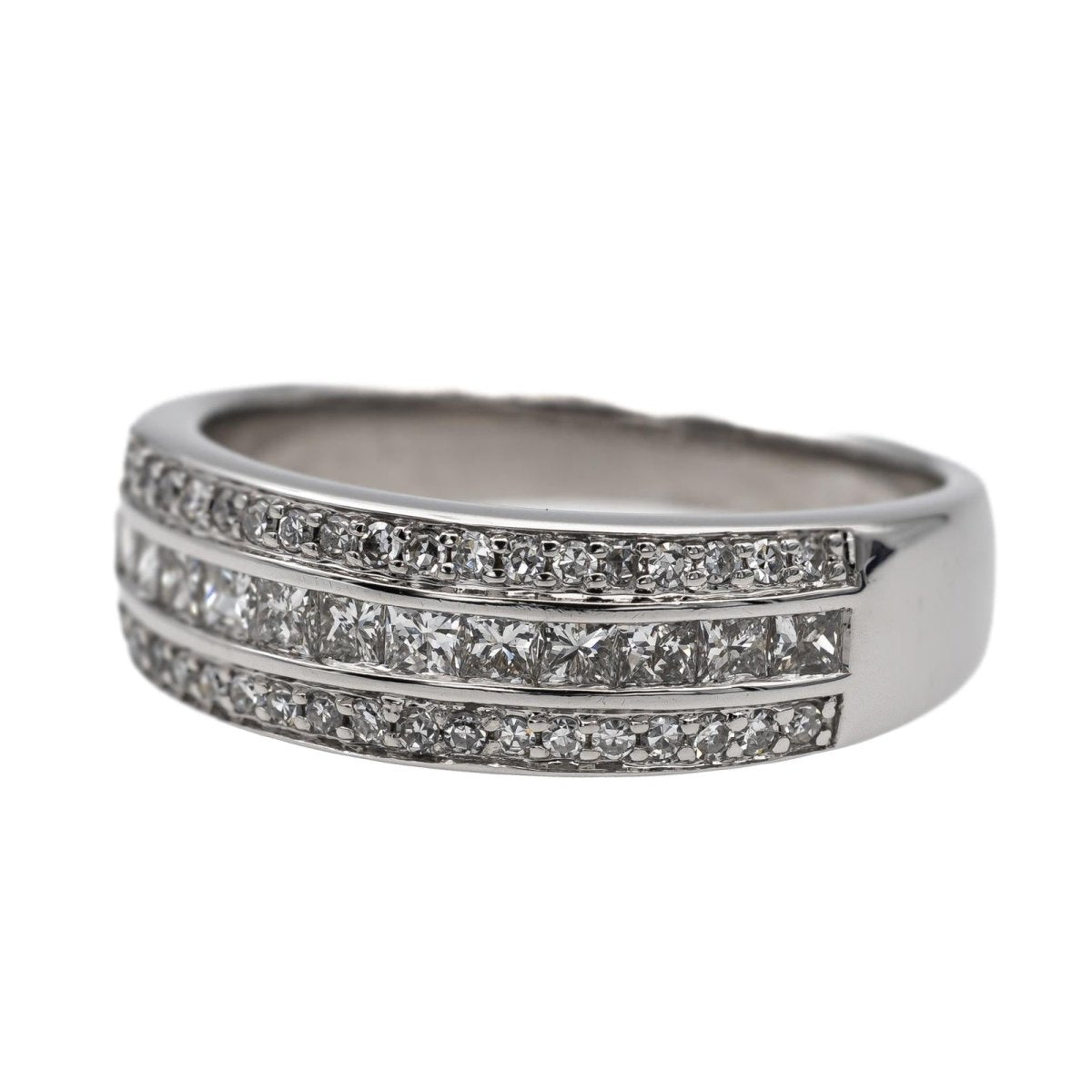 Bague Pavée en or blanc et diamants - Castafiore