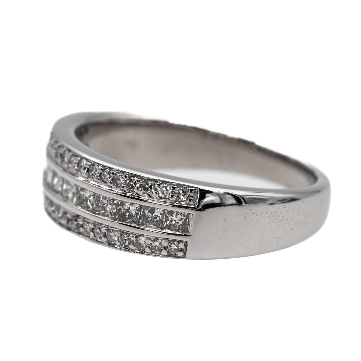 Bague Pavée en or blanc et diamants - Castafiore