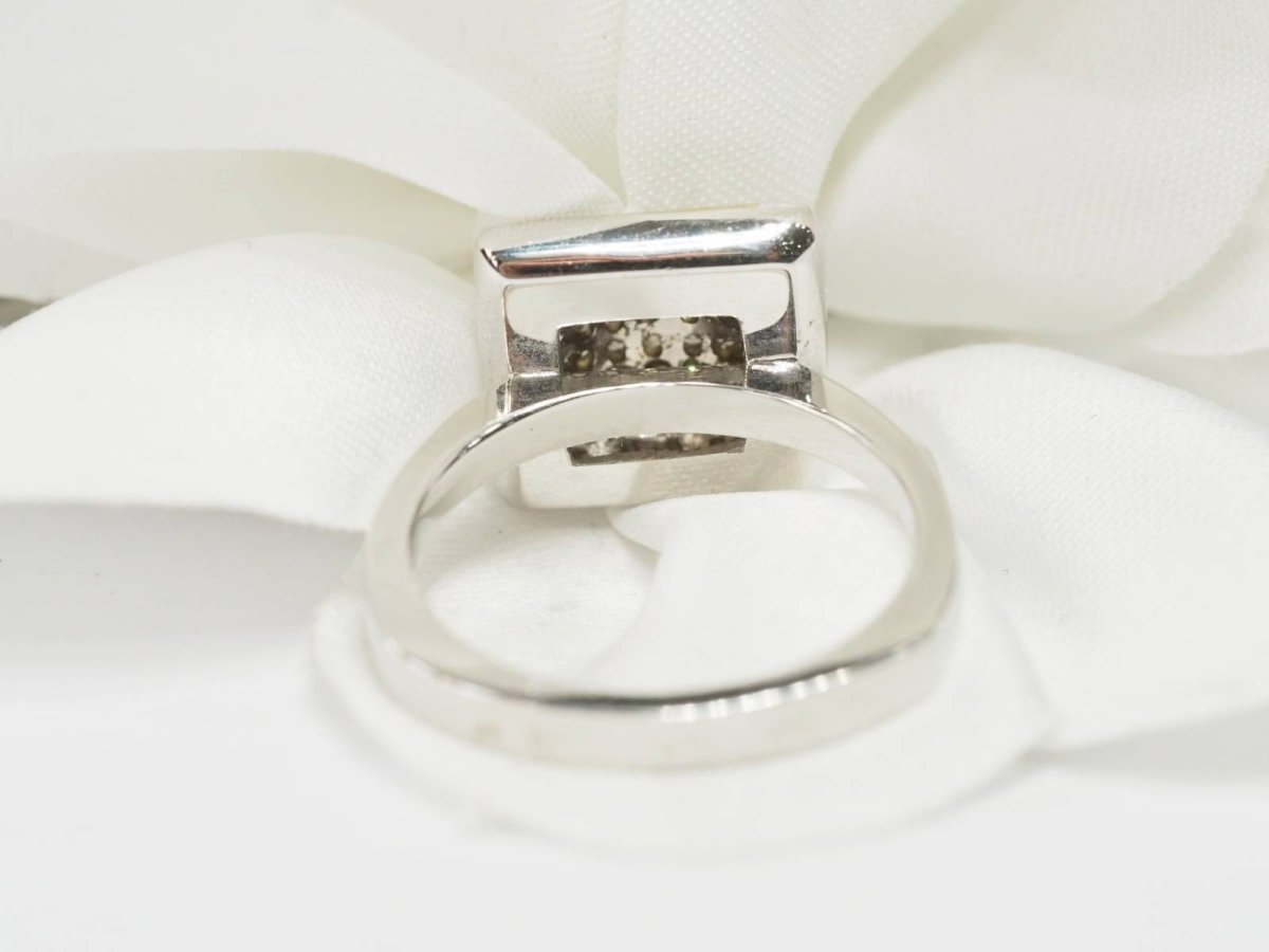 Bague plateau en or blanc et diamants - Castafiore