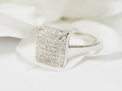 Bague plateau en or blanc et diamants - Castafiore