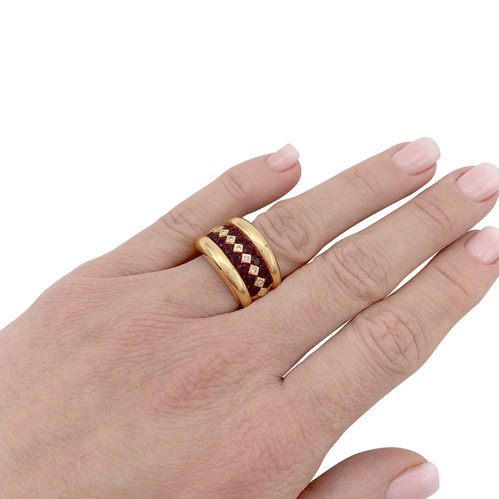 Bague Poiray or jaune, rubis, diamants - Castafiore