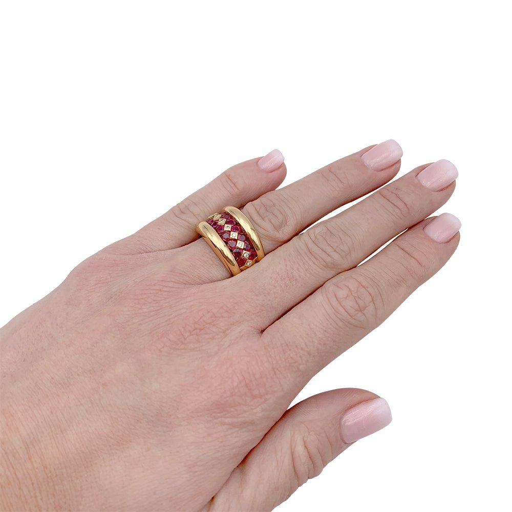 Bague Poiray or jaune, rubis, diamants - Castafiore