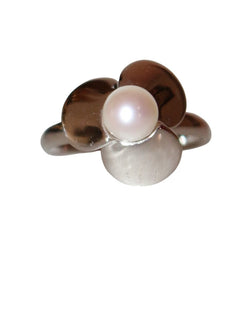 Bague POIRAY Trèfle en or blanc et perle - Castafiore