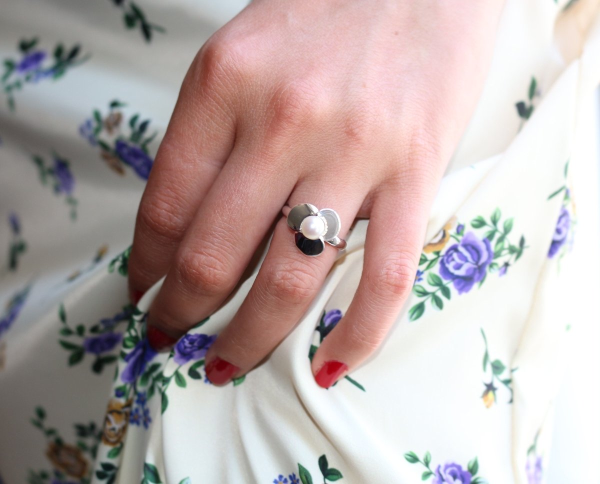 Bague POIRAY Trèfle en or blanc et perle - Castafiore