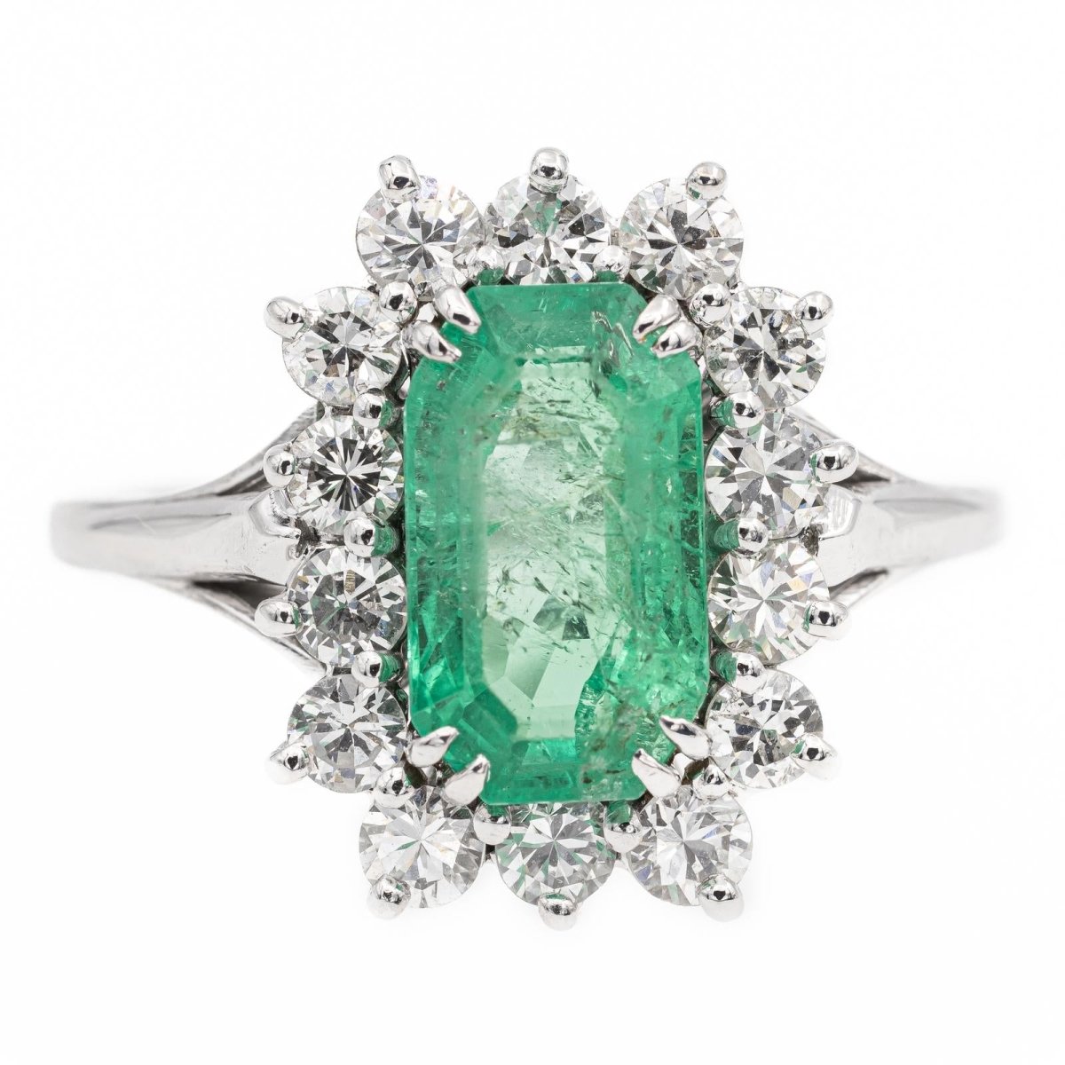 Bague Pompadour en or blanc, diamants et émeraude - Castafiore