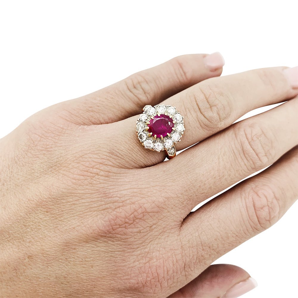 Bague Pompadour or jaune et platine, rubis Birman, diamants - Castafiore