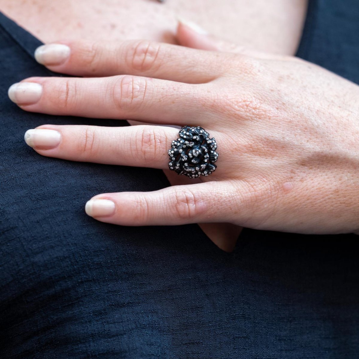 Bague REPOSSI "Nérée" en or noir et diamants - Castafiore