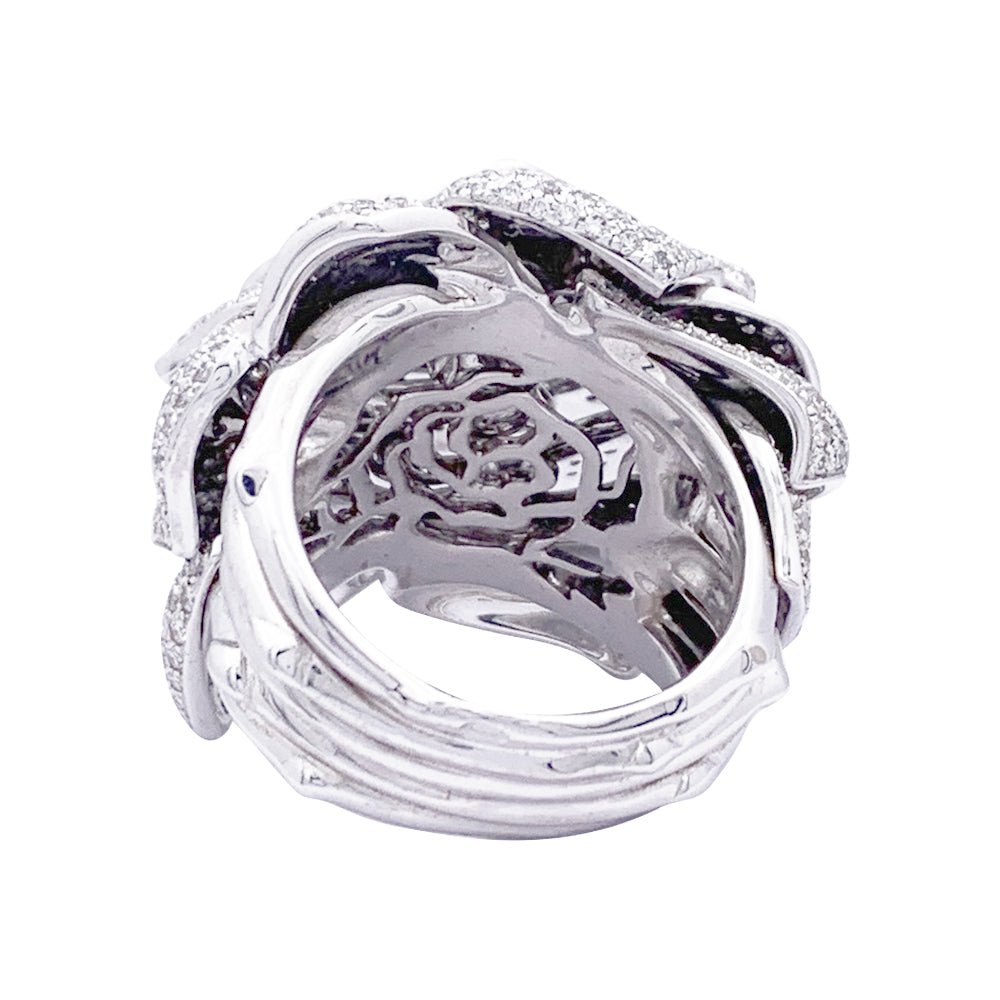 Bague Rose en or blanc et diamants. - Castafiore