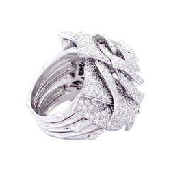 Bague Rose en or blanc et diamants. - Castafiore