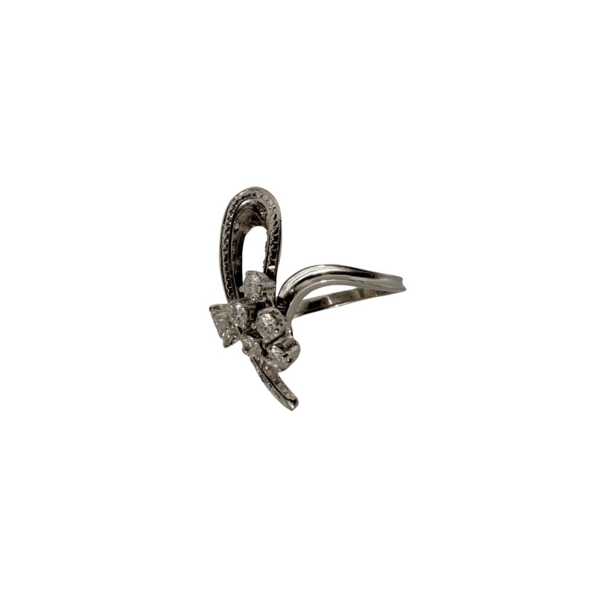 Bague Ruban en or blanc et diamants - Castafiore