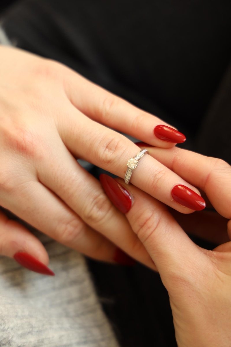 Bague Solitaire CARTIER 1895 en platine et diamant - Castafiore