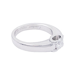 Bague Solitaire CARTIER, "Louis Cartier" en platine et diamant. - Castafiore