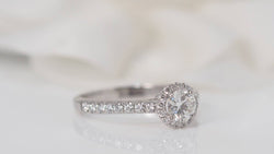 Bague solitaire en or blanc et diamant - Castafiore