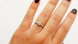 Bague solitaire en or blanc et diamant - Castafiore