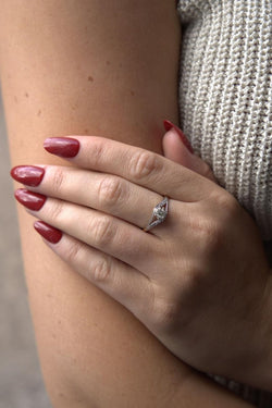 Bague Solitaire en or blanc et diamants - Castafiore