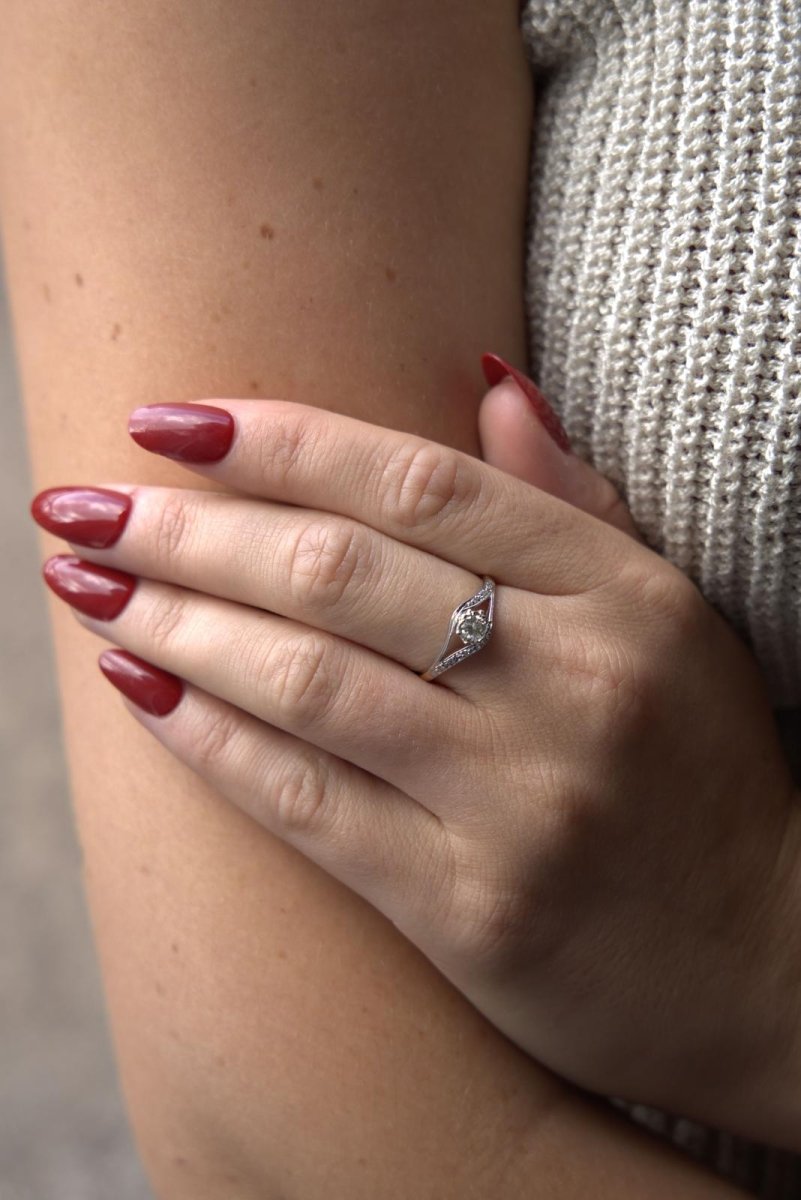 Bague Solitaire en or blanc et diamants - Castafiore