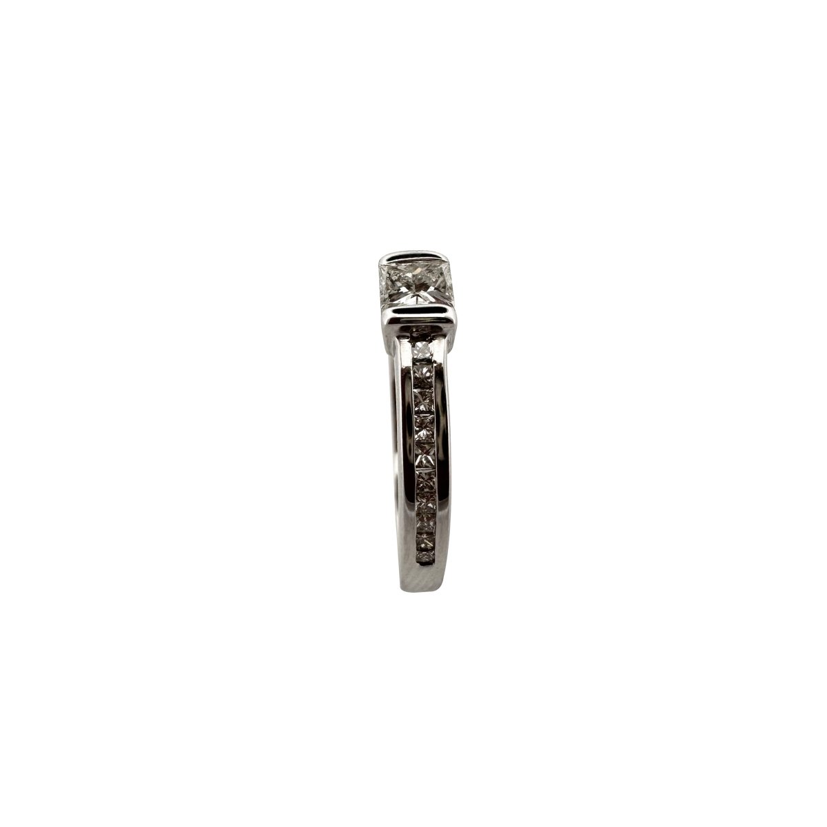 Bague Solitaire en or blanc et diamants - Castafiore