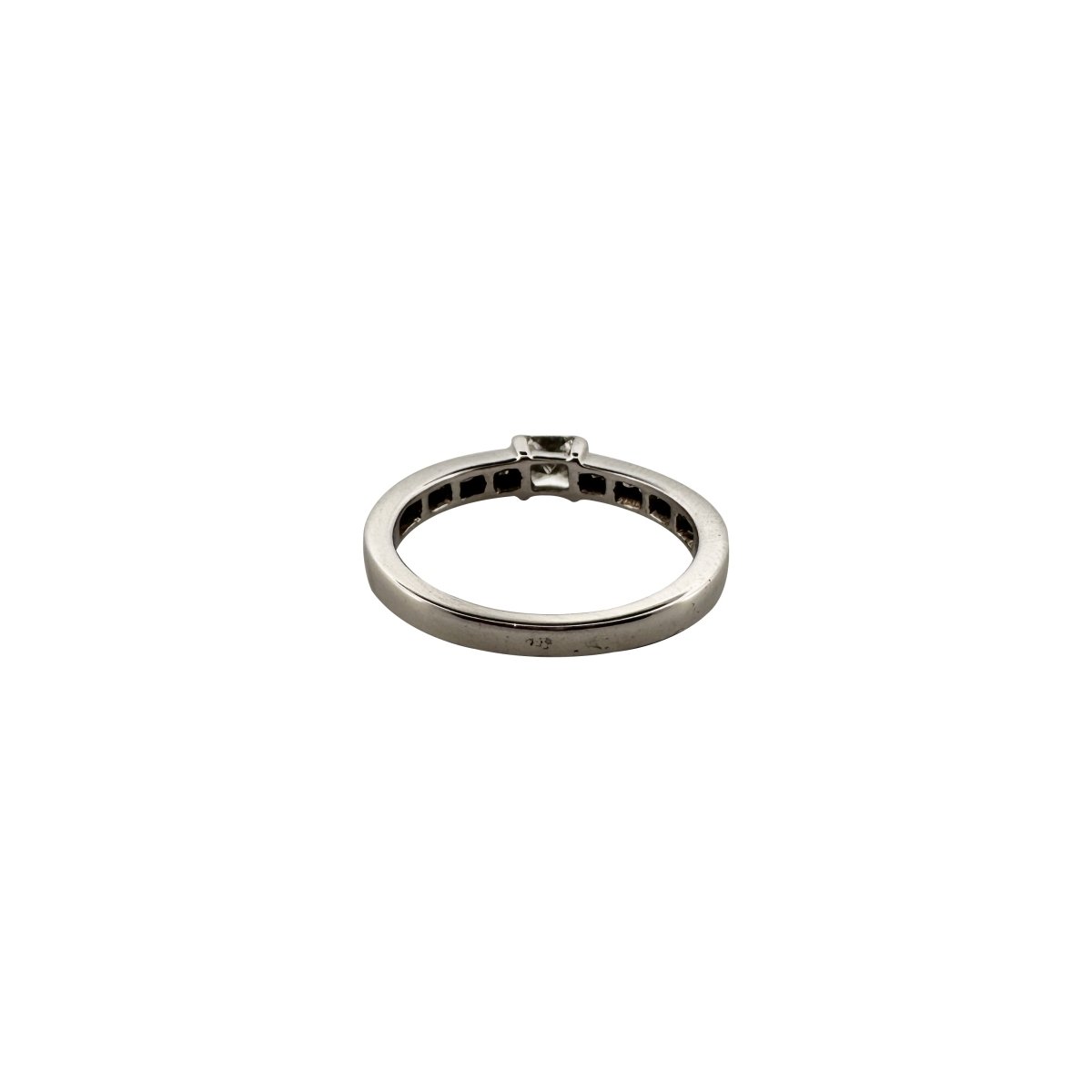 Bague Solitaire en or blanc et diamants - Castafiore
