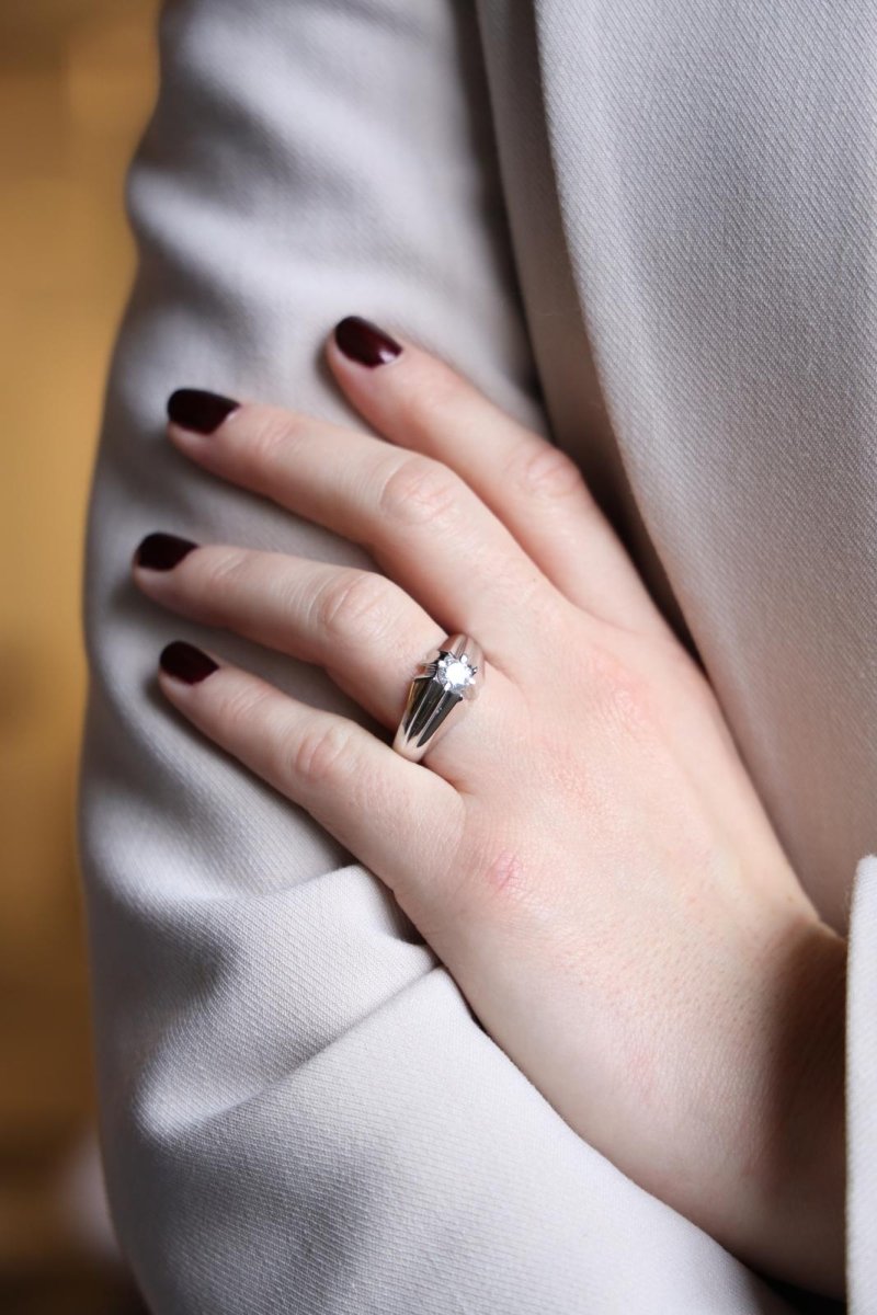 Bague Solitaire en or blanc et diamants - Castafiore