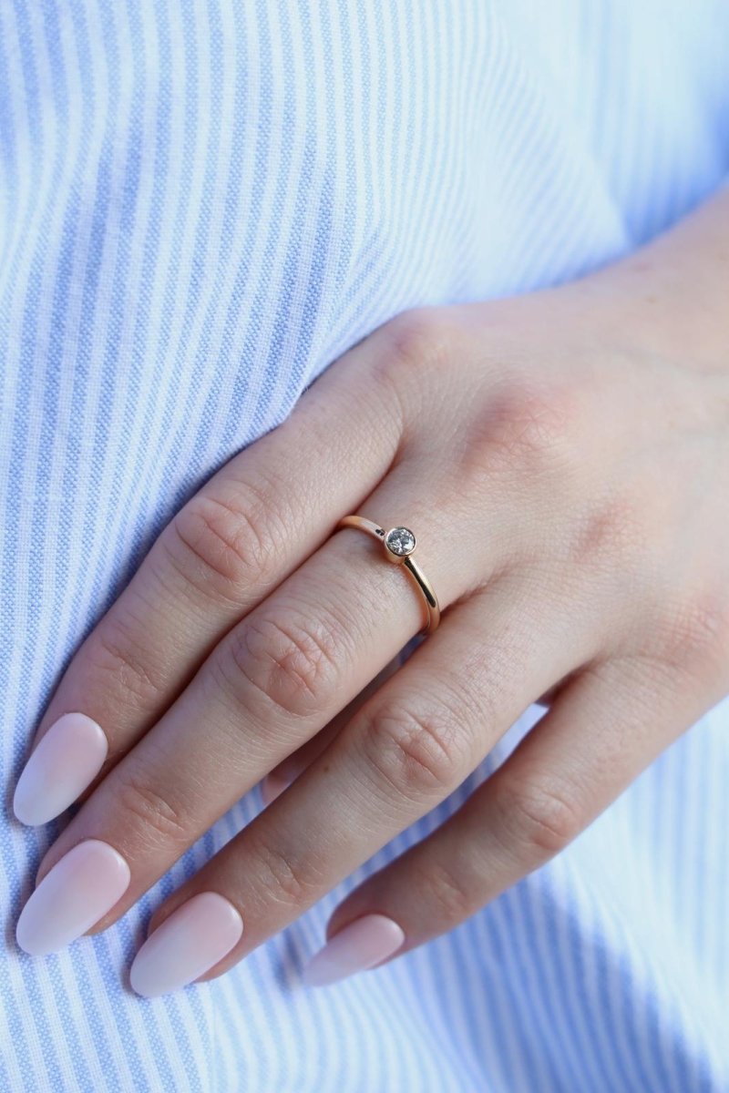 Bague Solitaire en or jaune et diamant - Castafiore
