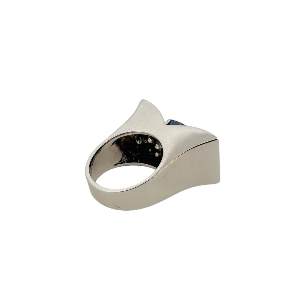 Bague Tank en or blanc saphir et diamants - Castafiore