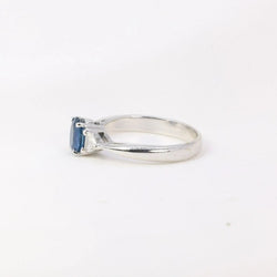 Bague trilogie en or, saphir ovale et diamants troïdia - Castafiore