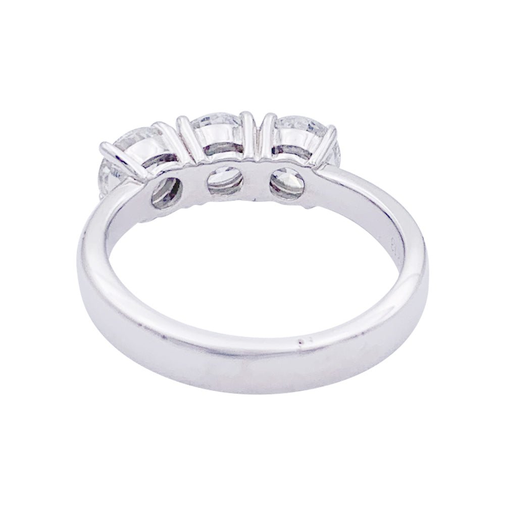 Bague "trilogie", or blanc, diamants. - Castafiore