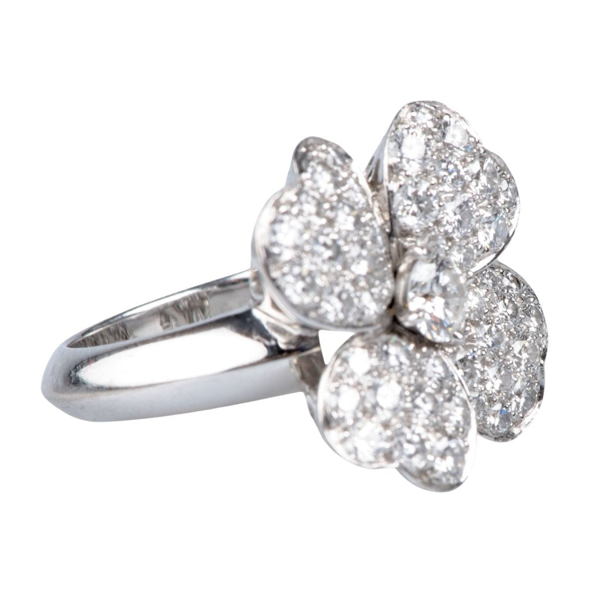 Bague VAN CLEEF & ARPELS "Cosmos" en or blanc ornée de 53 diamants - Castafiore