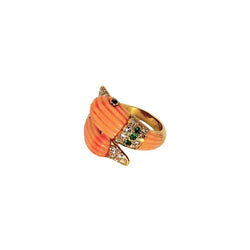 Bague VAN CLEEF & ARPELS "Cygnes" en or jaune, corail rose, émeraudes et diamants - Castafiore