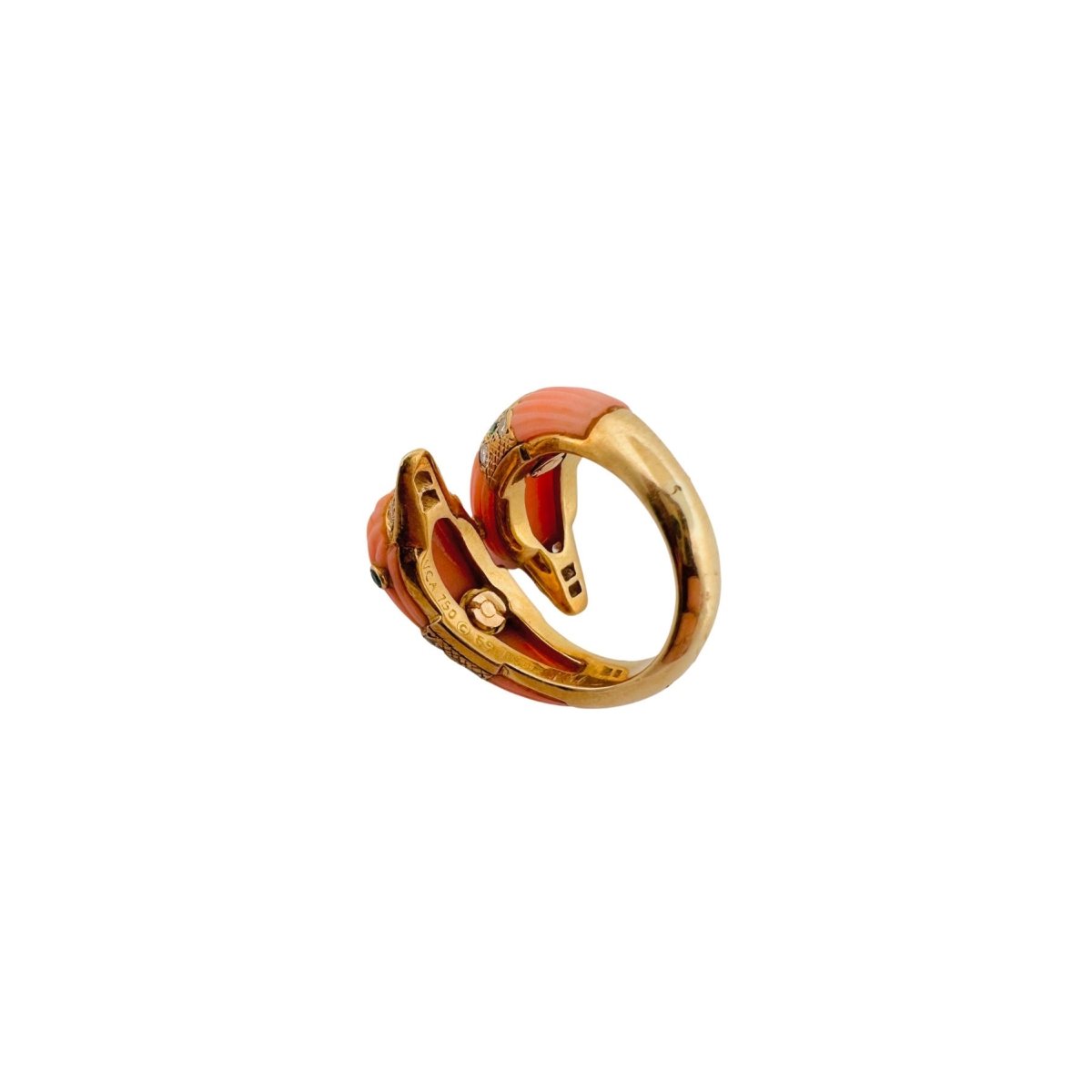 Bague VAN CLEEF & ARPELS "Dauphins" en or jaune, corail rose, émeraudes et diamants - Castafiore