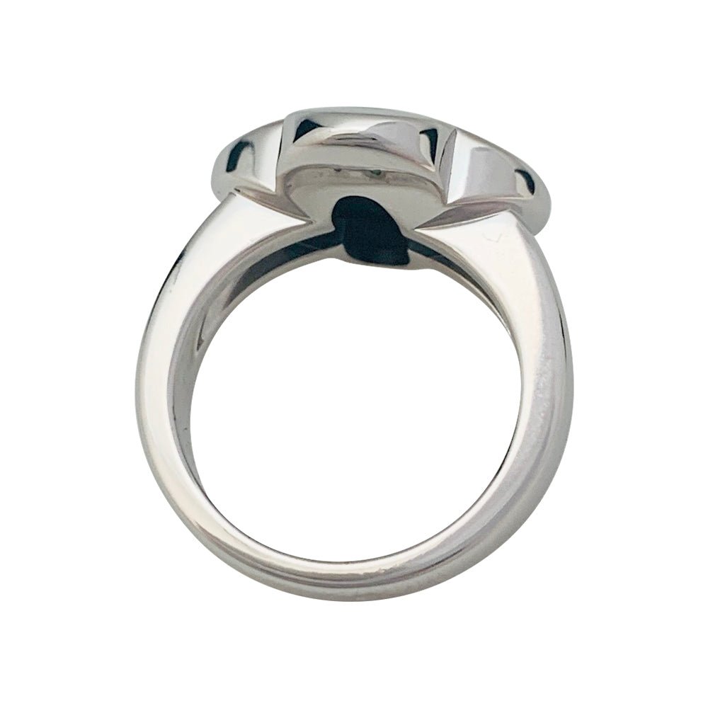 Bague VAN CLEEF & ARPELS modèle "Pure Alhambra" en or blanc, nacre grise - Castafiore